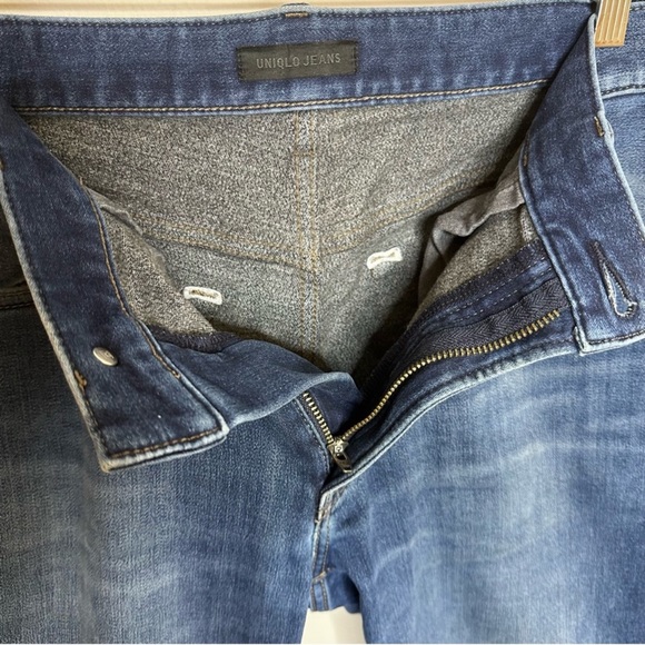 Uniqlo Heattech Slim Fit Jeans in Faded Blue Denim - Picture 4 of 5